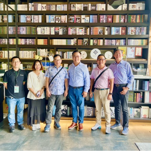 2024年07月24日  本會張理事長與阮副秘書長陪同越南MediHub三位代表蒞臨台中烏日合勤共生宅