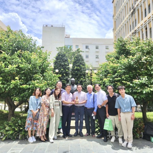 2024年09月13日 本會張理事長、張副理事長、阮副秘書長以及多位會員同仁共同拜會越南胡志明范玉石醫學大學