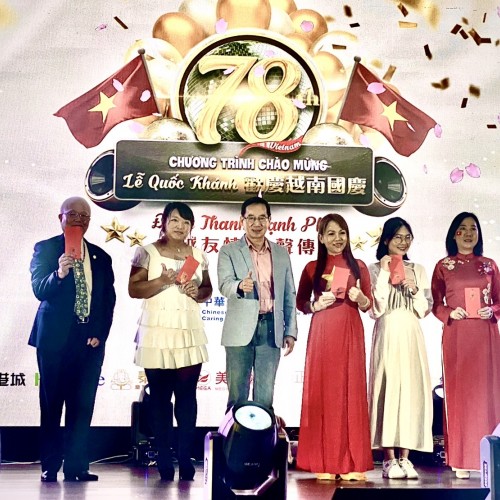 理事長2023年8月20日受邀出席台越友誼協會提前慶祝越南2023年國慶，和數百位在台灣卓越發展的越南新住民朋友同樂。
