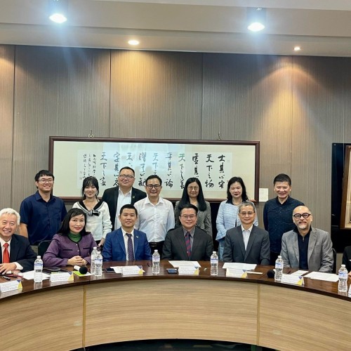 2023年11月29日  本會安排越南胡志明范玉石醫學大學與湄公河永隆大學拜會中興大學洽談交流合作