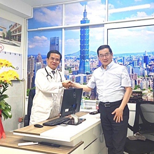 2025年3月27日 越南胡志明醫藥大學醫學系畢業高材生、台北醫學大學醫學博士黃清俊醫師擔任本會越南醫療合作顧問